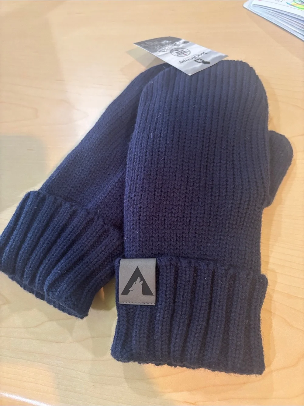 NWT- Kootenay Adult Navy Chunky Knit Mittens- Cozy Classic